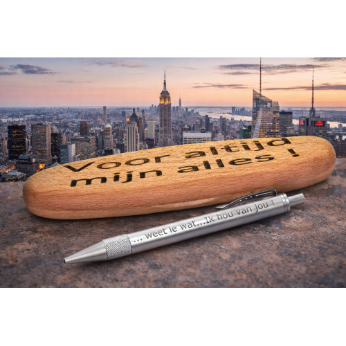 NEW YORK set – Gepersonaliseerde aluminium balpen met ovaal houten doosje – Lasergravure – PARKER navulling